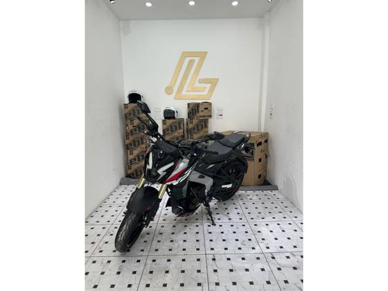 BAJAJ DOMINAR NS400Z BAJAJ DOMINAR NS400Z